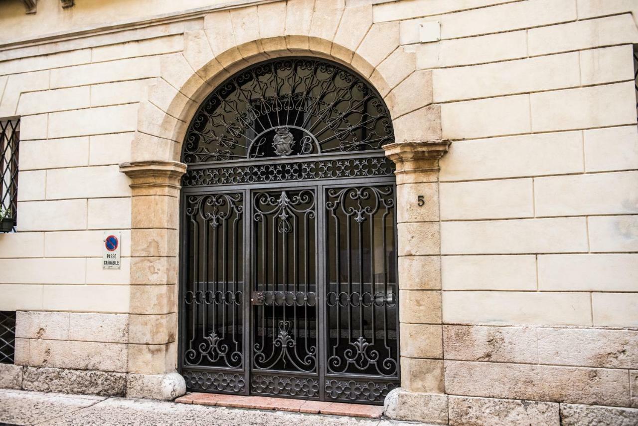 76 négyzetméteres stúdió Apartman 1 fürdőszobával Citta Antica területén Verona Kültér fotó